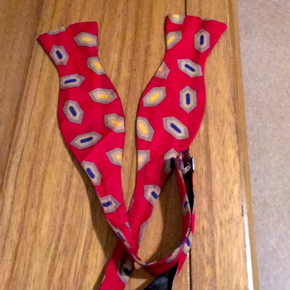 Bow tie